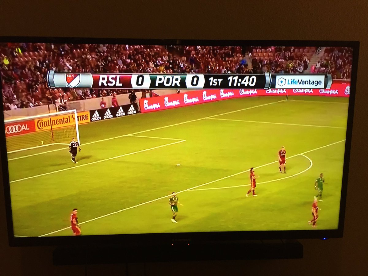 seangates's tweet image. What is wrong @MLS @RealSaltLake @TimbersFC ? My screen is REALLY WEIRD. My brother said it's Standard Def. #fixplease