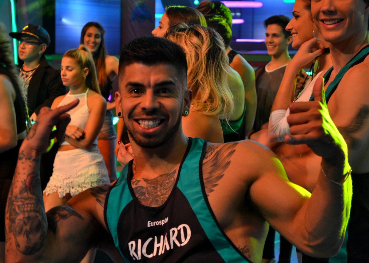 combatearg's tweet image. 😊

#CombatePregunta