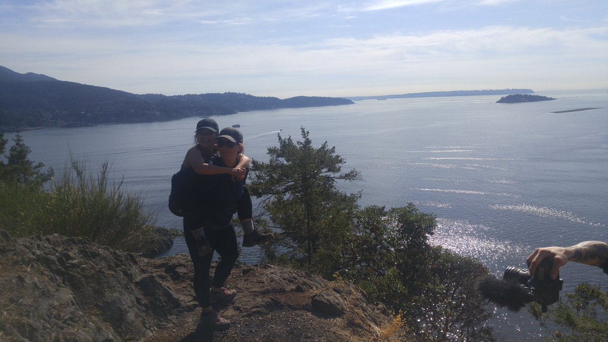 svanessa's tweet photo. Morning ferry, hike and photoshoot! #bowenisland https://t.co/4dbPZcAomT