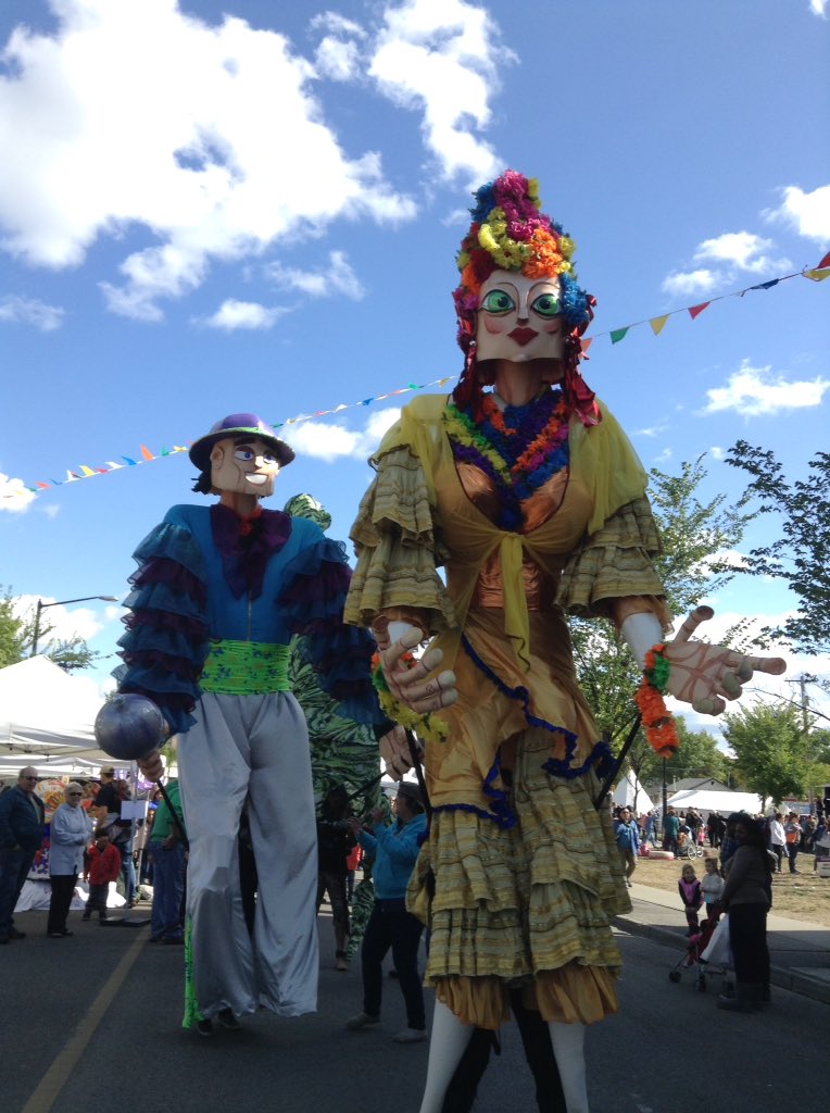 SaySandra's tweet photo. We attempted to parade the puppets around.. Wind nix that. #Windsails 😫 @canadianglen https://t.co/dJTCvp9MG3