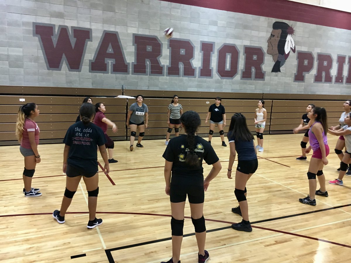 WahlukeJH's tweet photo. #WahlukeJH Volleyball is working hard, preparing for their first match next week! #GoWarriors #StayGritty #BackToSchool17 https://t.co/0POJNfWTqP