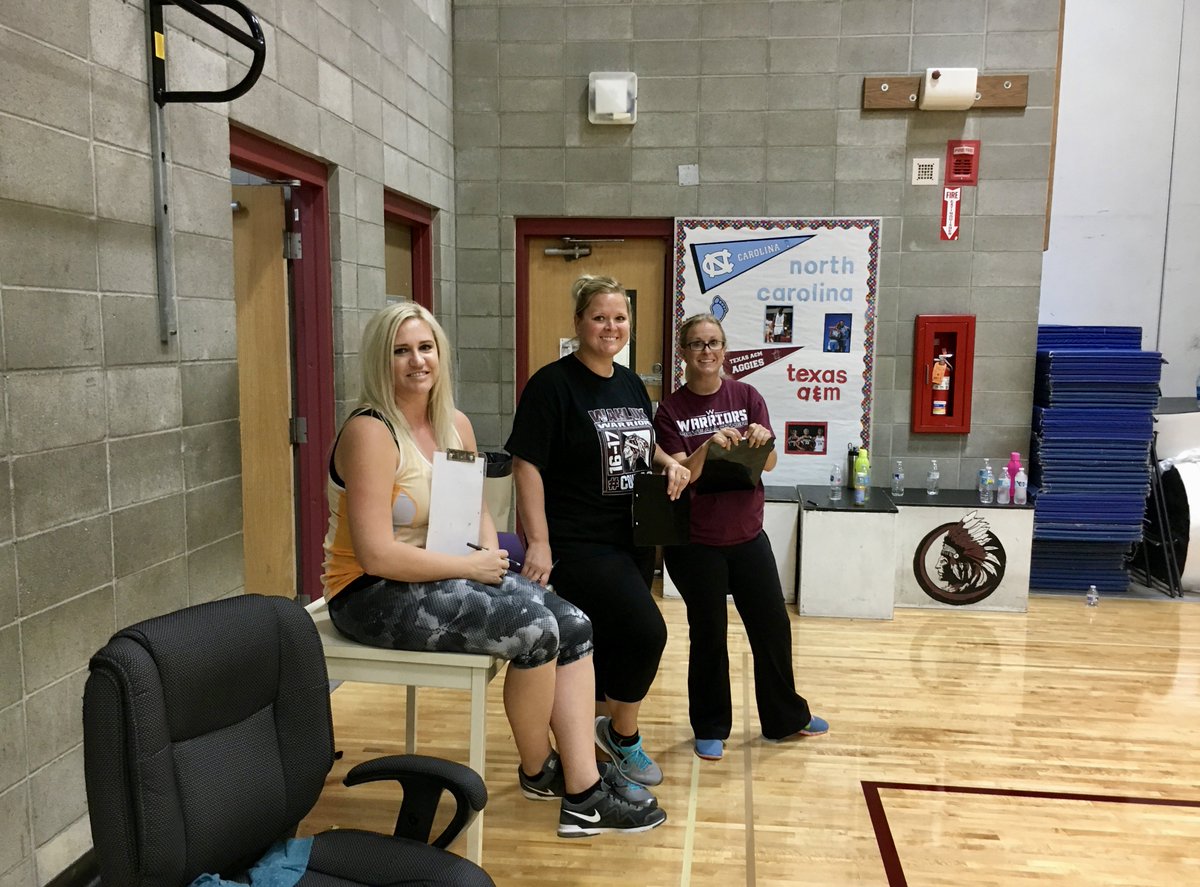 WahlukeJH's tweet photo. #WahlukeJH Volleyball is working hard, preparing for their first match next week! #GoWarriors #StayGritty #BackToSchool17 https://t.co/0POJNfWTqP