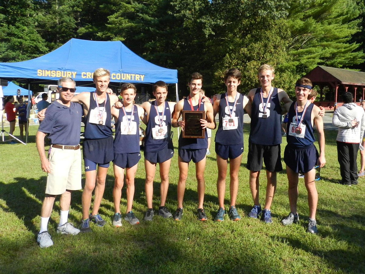 staplesrunning's tweet photo. #StaplesRunning Boys Varsity and JV win at #StrattonBrook #ctxc #fciac https://t.co/villoEksrf