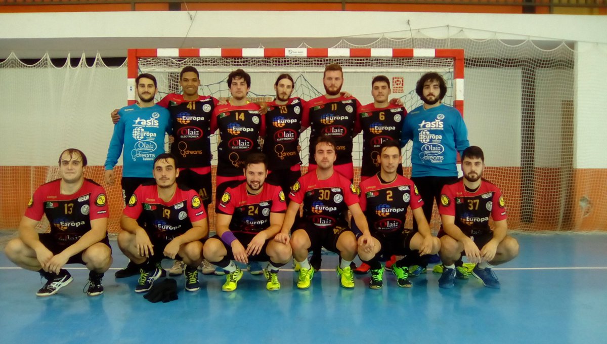 Hoy Domingo disputa un triangular contra BM Corrales de 2ª y BACOVI de Madrid. Será a las 11 en el pabellón de Santillana del mar