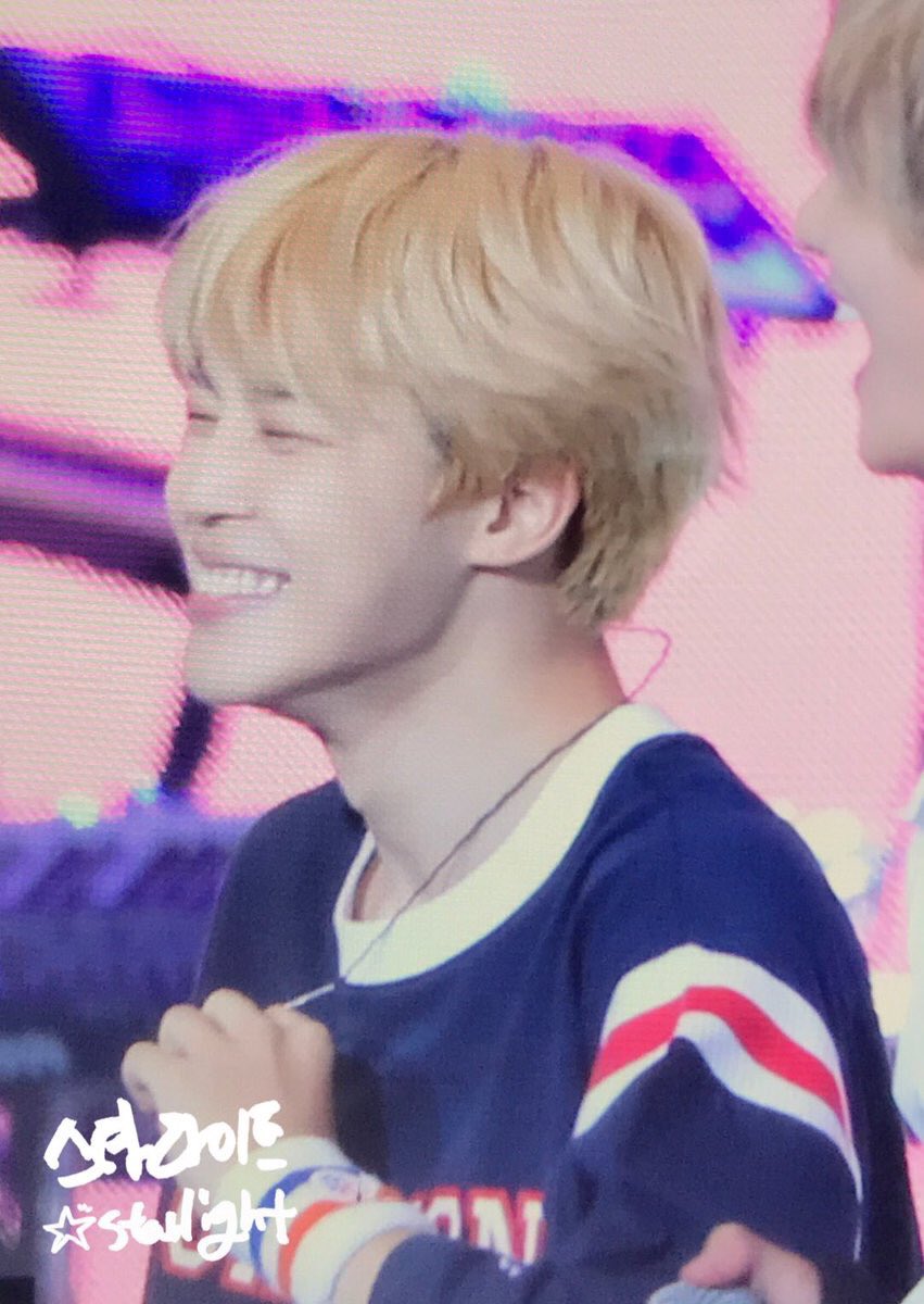 low quality jimin 💐 (@lowqualityjimin) on Twitter photo 