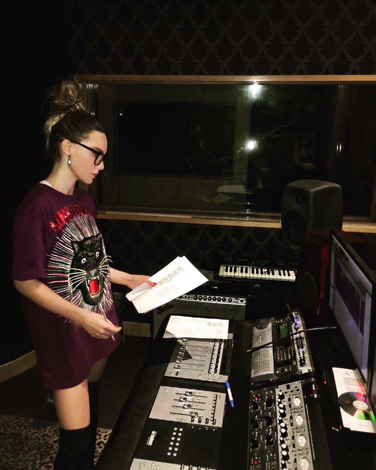 belindapop's tweet photo. Un nuevo comienzo, 
Sin mirar atrás... 
No me vuelvo a detener... 
#REBORN https://t.co/bhLFVbEvXR