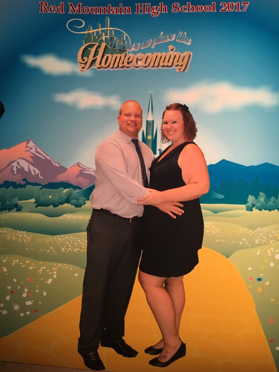 nicole_kurth14's tweet photo. Loved the road to homecoming at Red Mtn this year #ilovemyjob #promposeforthewin https://t.co/1FD07aWdJr