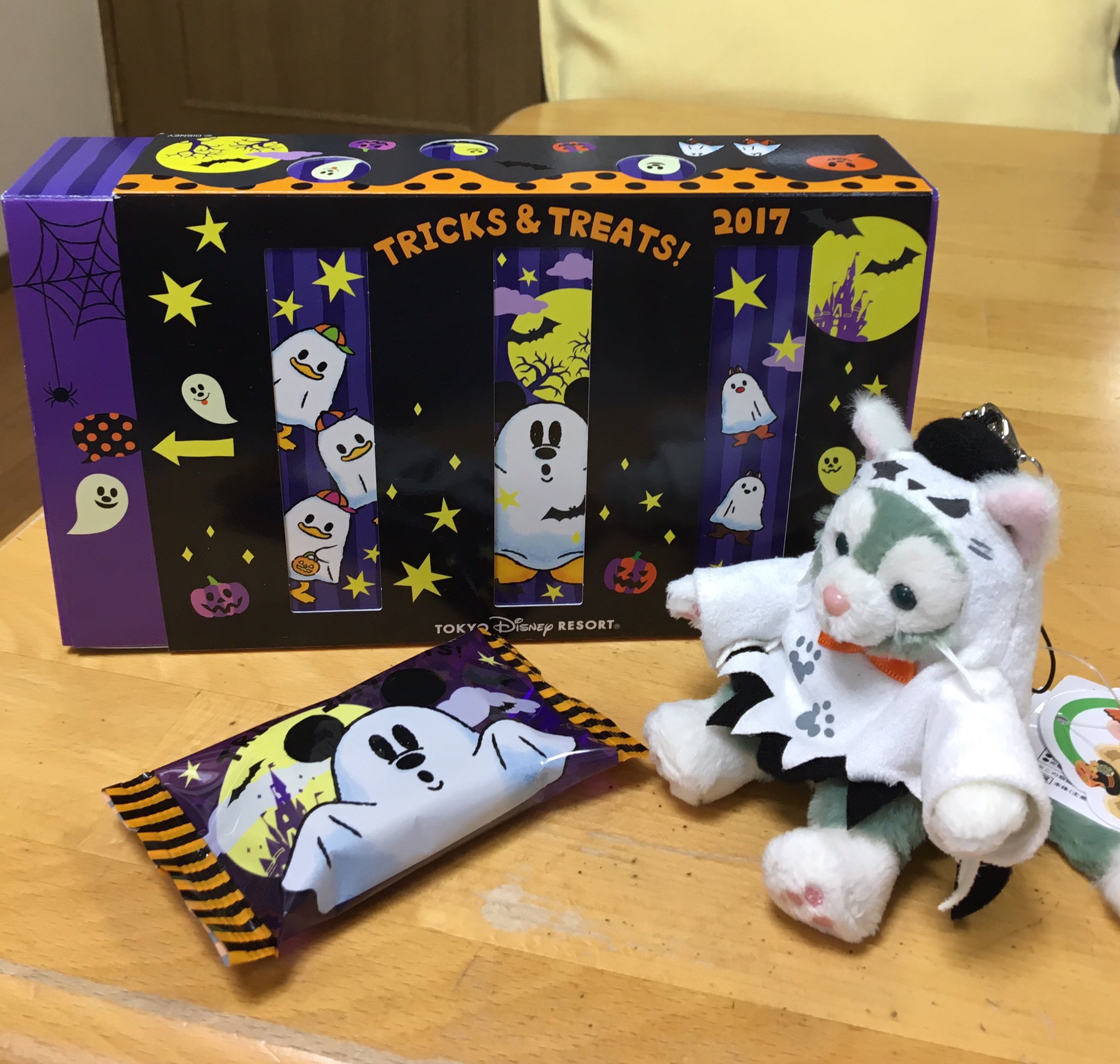 画像 ディズニーシーのお土産のお菓子 おいし い O 今年はヒューイ デューイ ルーイのオバケがかわいいですね チップとデールも T Co Q Matomehub まとめハブ