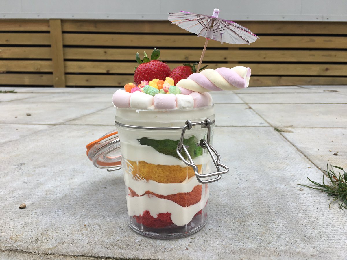 ambertvs_'s tweet photo. @GordonRamsay made these in food technology what do you think?! (Rainbow jar cake and brownies) https://t.co/KwnkB9SrJD