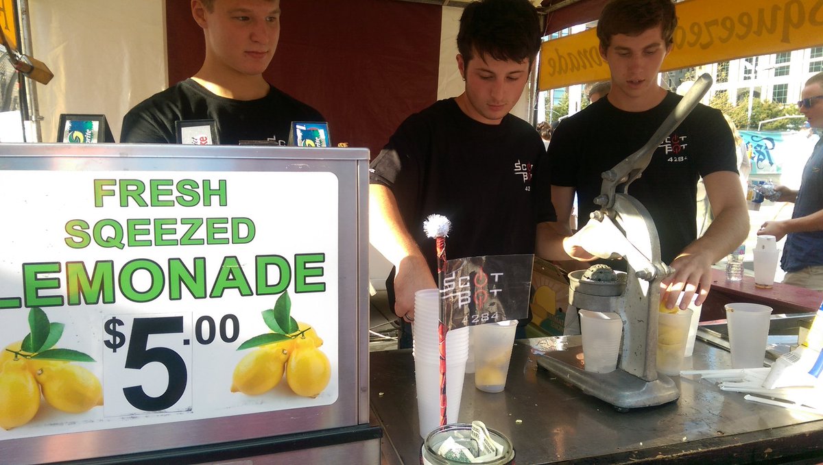 Grace_Yek's tweet photo. Meanwhile, at the #lemonade stand, these boys are killing it. #OktoberfestZinzinnati #BeerAlternative #Oktoberfest #Cincinnati https://t.co/mKlXFEGu3w