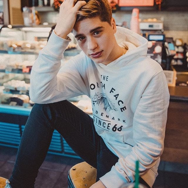 I belong to <a href="/VloggcrTess/">Tessa</a>  she has my ❤