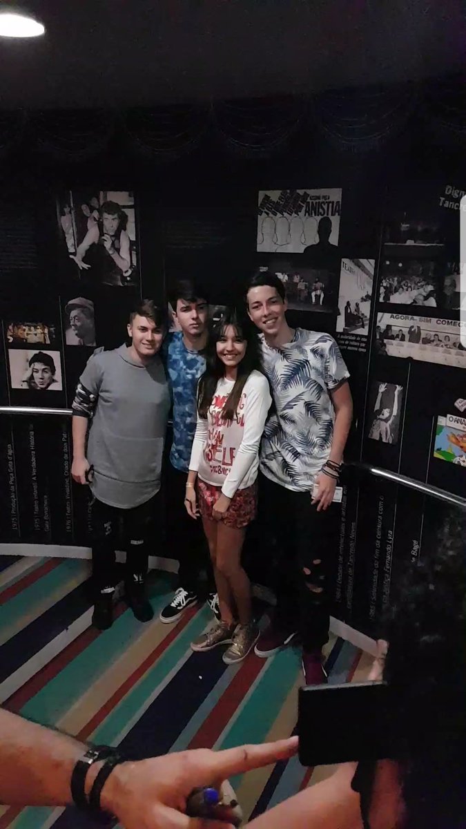 bianca_nantel's tweet photo. Obrigada ❤ amo vocês
@gabrielneox_ @EagleTrindade @joaocaetano #NeagleShow https://t.co/zLmVRWSDU6