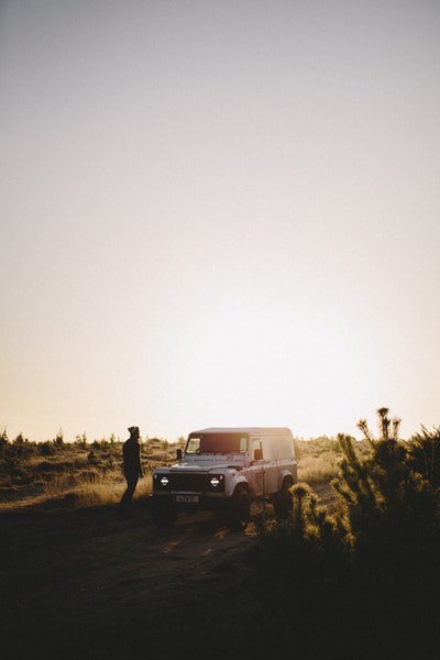 ALLtomotive's tweet photo. Photo By Felix Russell-Saw | Unsplash 
 #automobiles #automobilestylingculture #trainsplanesandautomobiles https://t.co/qRv46ikGbo