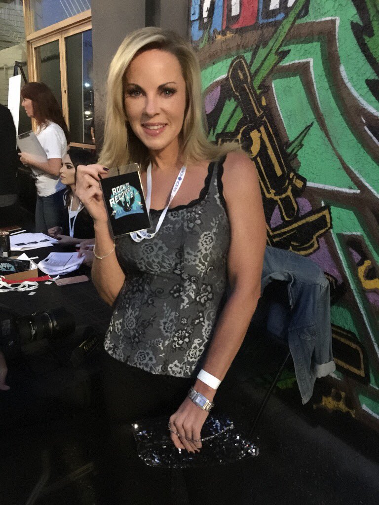 AllyHolmes's tweet image. Sober is Sexy #RocktoRecovery2017