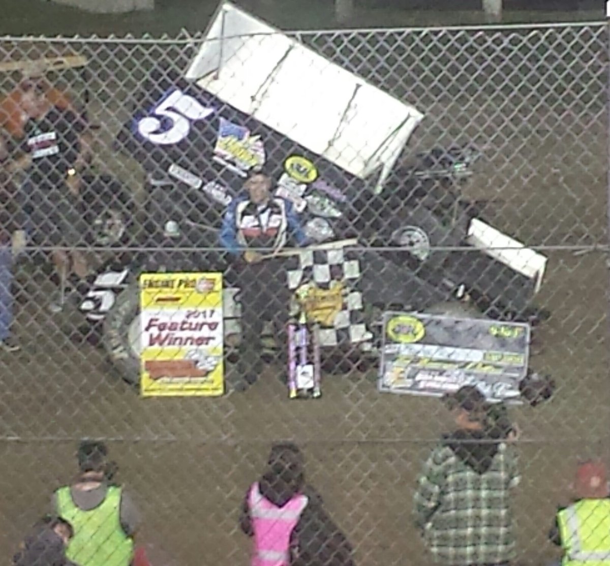 ernhrt1's tweet photo. Your @FremontSpeedway #JFC2017 winner is @byron_reed5 congrats Byron you drove a great race tonite https://t.co/UcpGzuHSXA