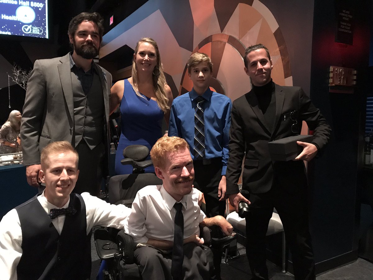 ChasingLifeProj's tweet image. Tailen and I were honored to meet the @WeCarryKevan team at this year&apos;s #2017GGSumitt and Gala event #neverstopchasinglife