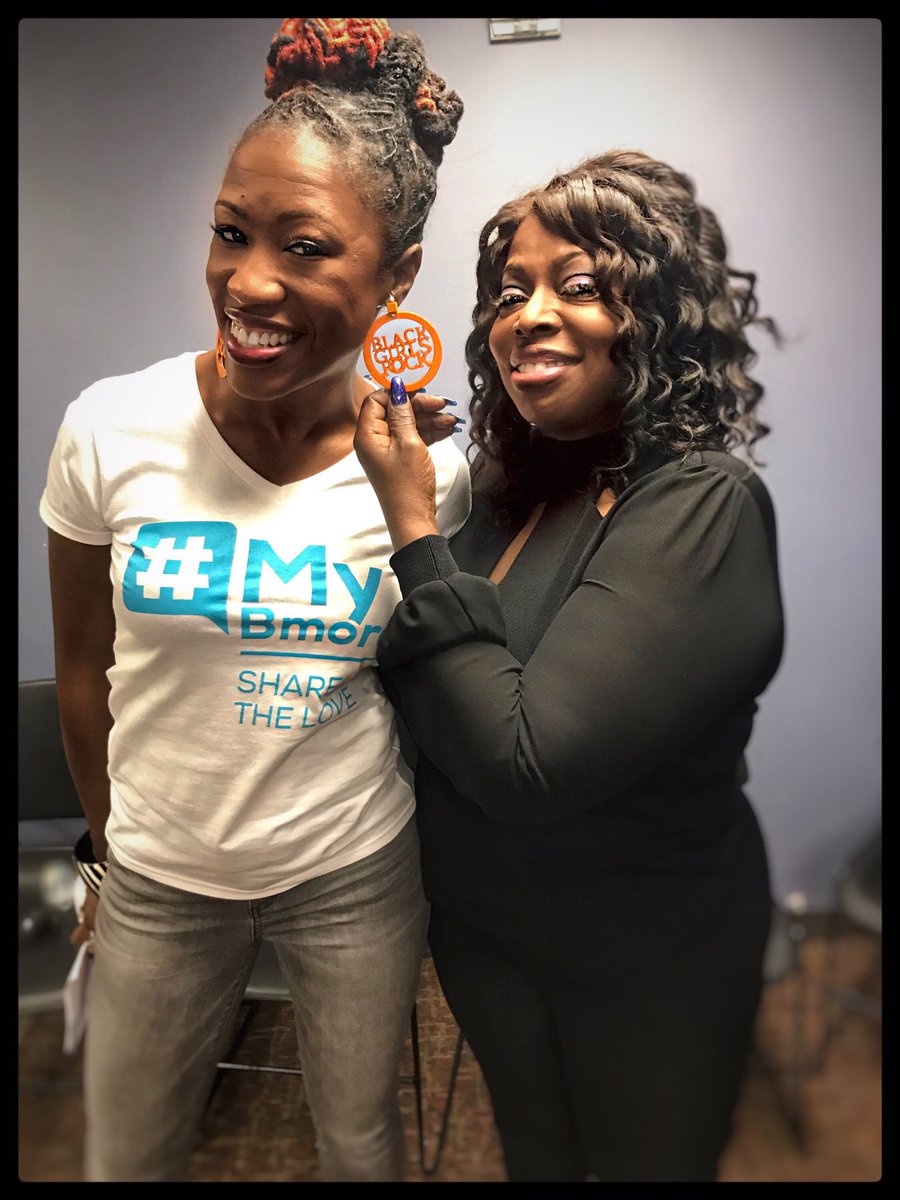Dionne_JW's tweet photo. When @angiestone looks at you and agrees, "We ARE Black girls who rock!" #PinchMe #ICYMI #MahoganySoul #BRE2017 #MyBmore #VisitBaltimore https://t.co/1mFjVzK9ie
