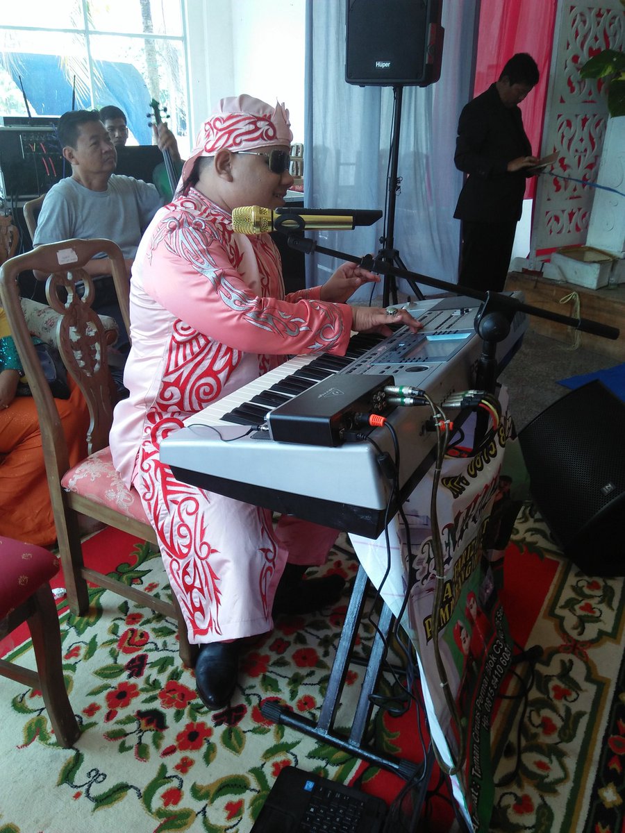 SubroA's tweet photo. Live perform hotel mandalika anyer https://t.co/jdbYQM3nN8
