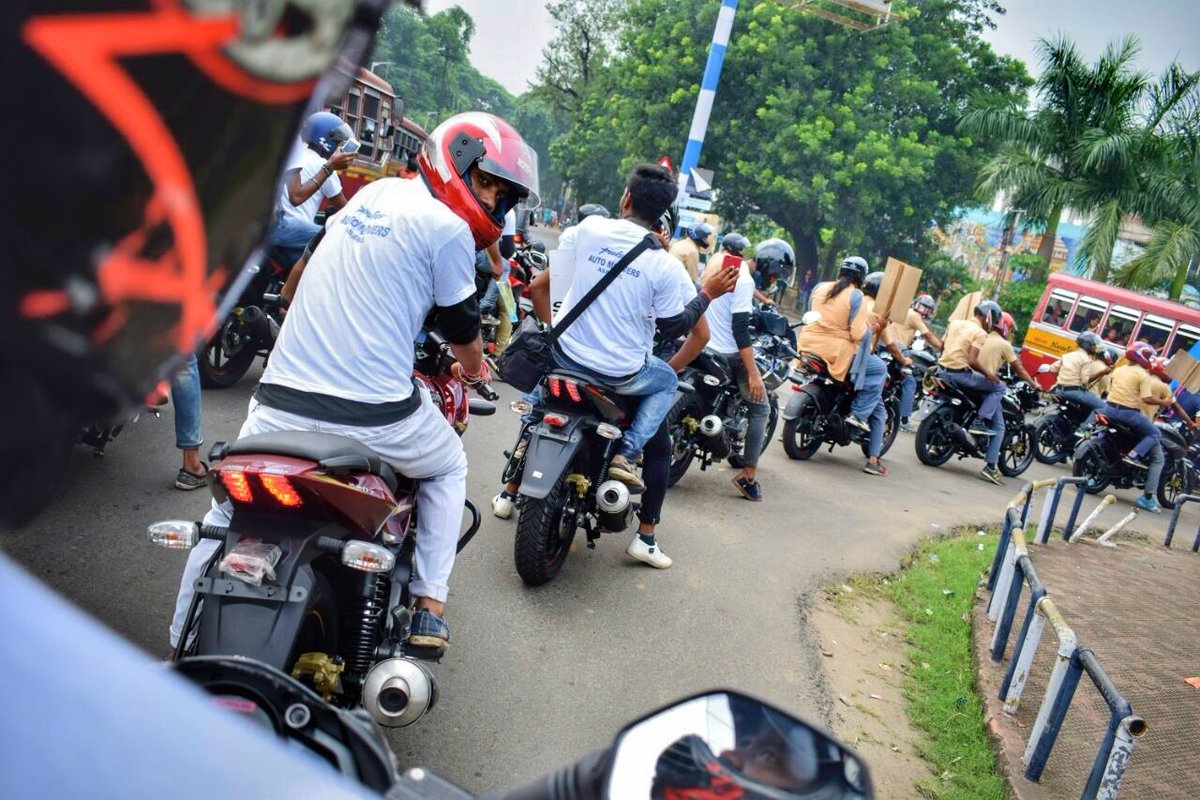 dragging_demons's tweet photo. #safe_drive_save_life_rally_Organized_by_bajaj_auto_movers_Asansol 
#draggingdemons https://t.co/SAwd8hhtD7
