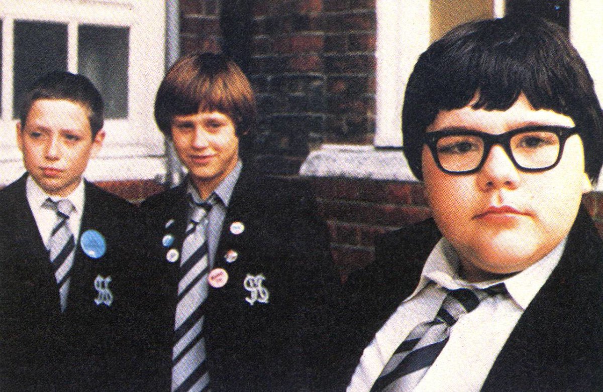 Ilovenostalgia's tweet photo. Retweet if you know what school this lot go to...... https://t.co/EZurCaQrgt