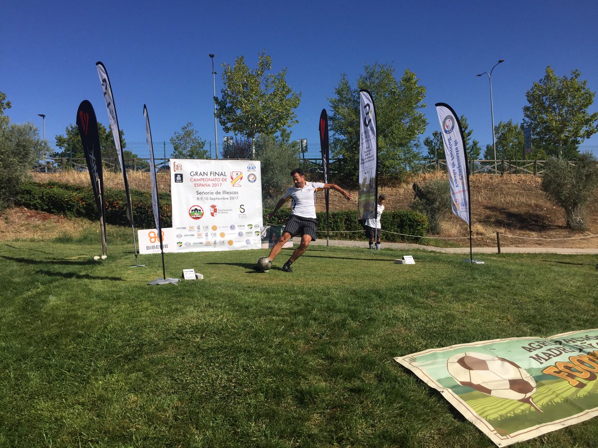 am_footgolf's tweet photo. Te esperamos hoy a las 16:00 en @IllescasGolf para un nuevo entrenamiento! Ideal para novatos y principiantes! Sumate al #RetoAMFG2017 https://t.co/SaeZCa8IZb