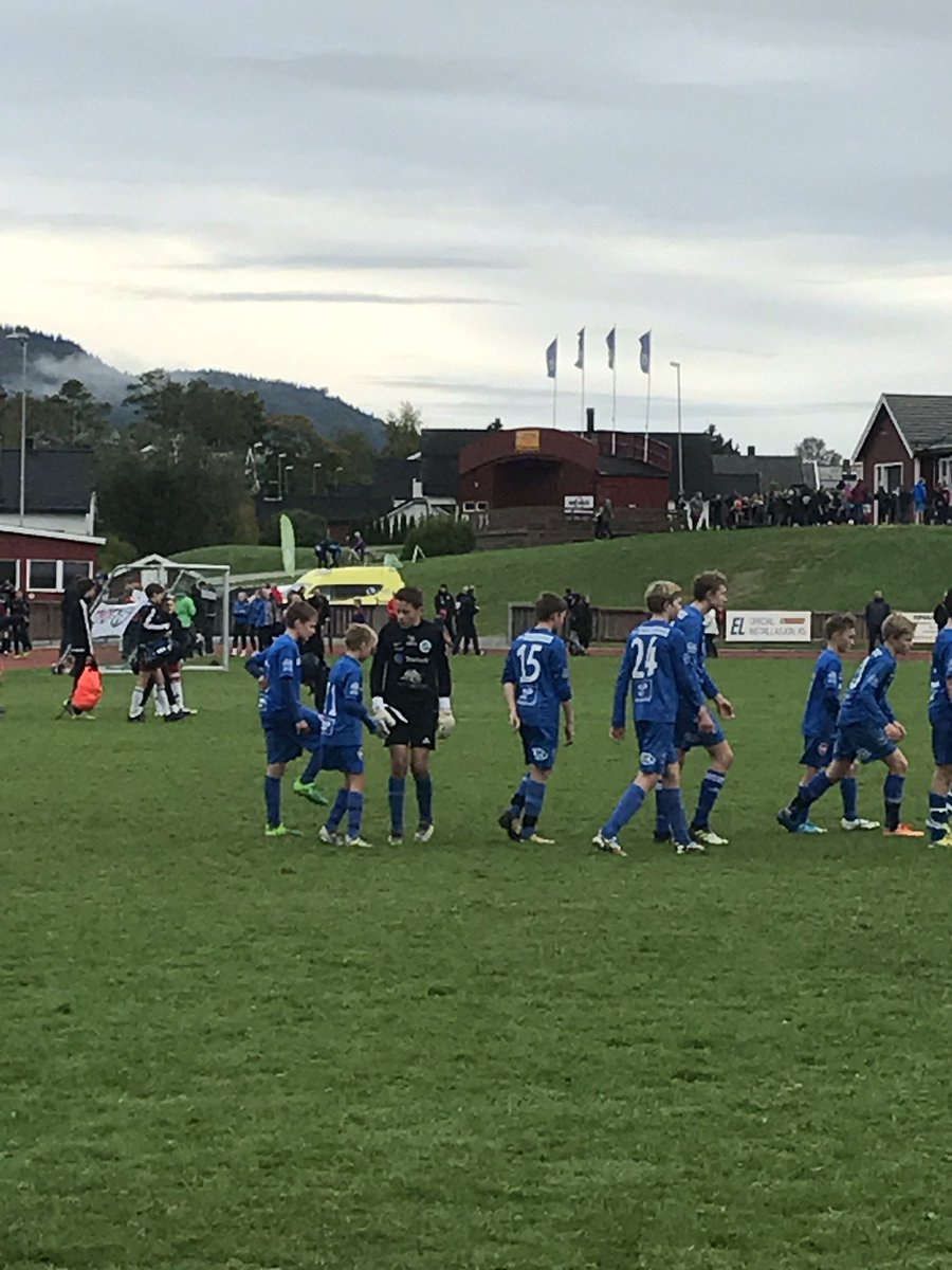 Traumevoll's tweet photo. @TillerFotball 1-0 mot Byåsen i kvart. Semifinale klokken 1225 https://t.co/0LQ6YVtEK9