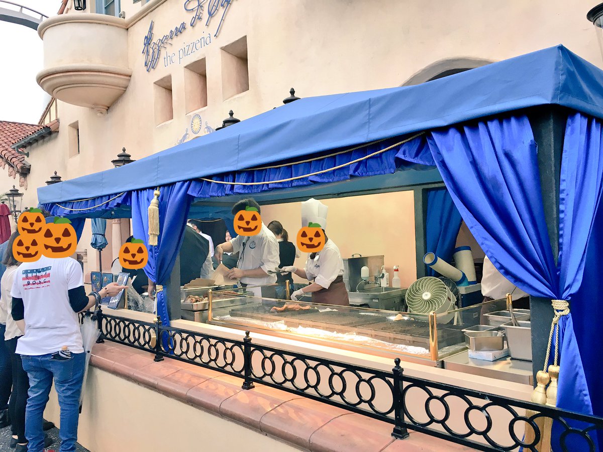 Usjの参考書 ユニバでbbq パークサイド グリル前にバーベキュー テラスが期間限定で登場 グリル ポーク バックリブ 800 グリル スパイシーチキン 700 グリル ソーセージ 600 T Co Cbmgvar70o Usj ユニバ q ハロウィーン17