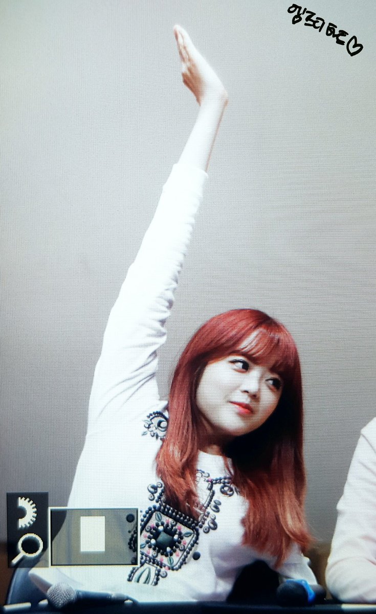 19970420_com's tweet photo. 170917 종로 팬사인회 프리뷰

#위키미키 #WekiMeki #지수연 #수연 #JiSuyeon #Suyeon https://t.co/GdBNtXRC71