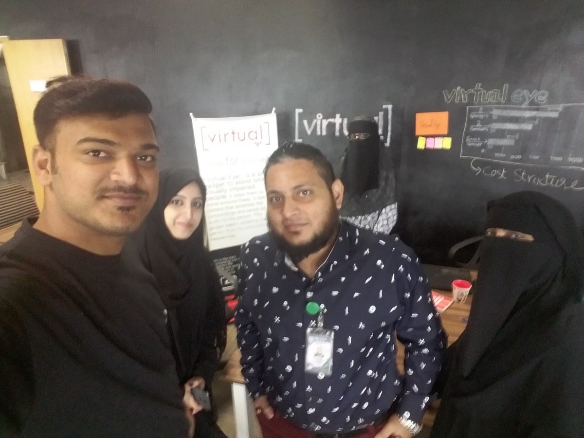 _virtualeye's tweet photo. Team #virtual_eye with #Engr_Syed_Rizwan_Ali
@Official_BU Karachi Campus in @Plan9incubator. https://t.co/56lpg82lkq