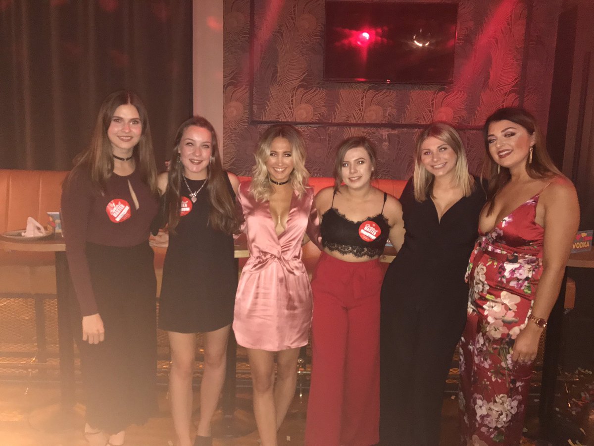 _Kirky's tweet photo. Girls girls girls 💕 https://t.co/cVsgt7IkAV