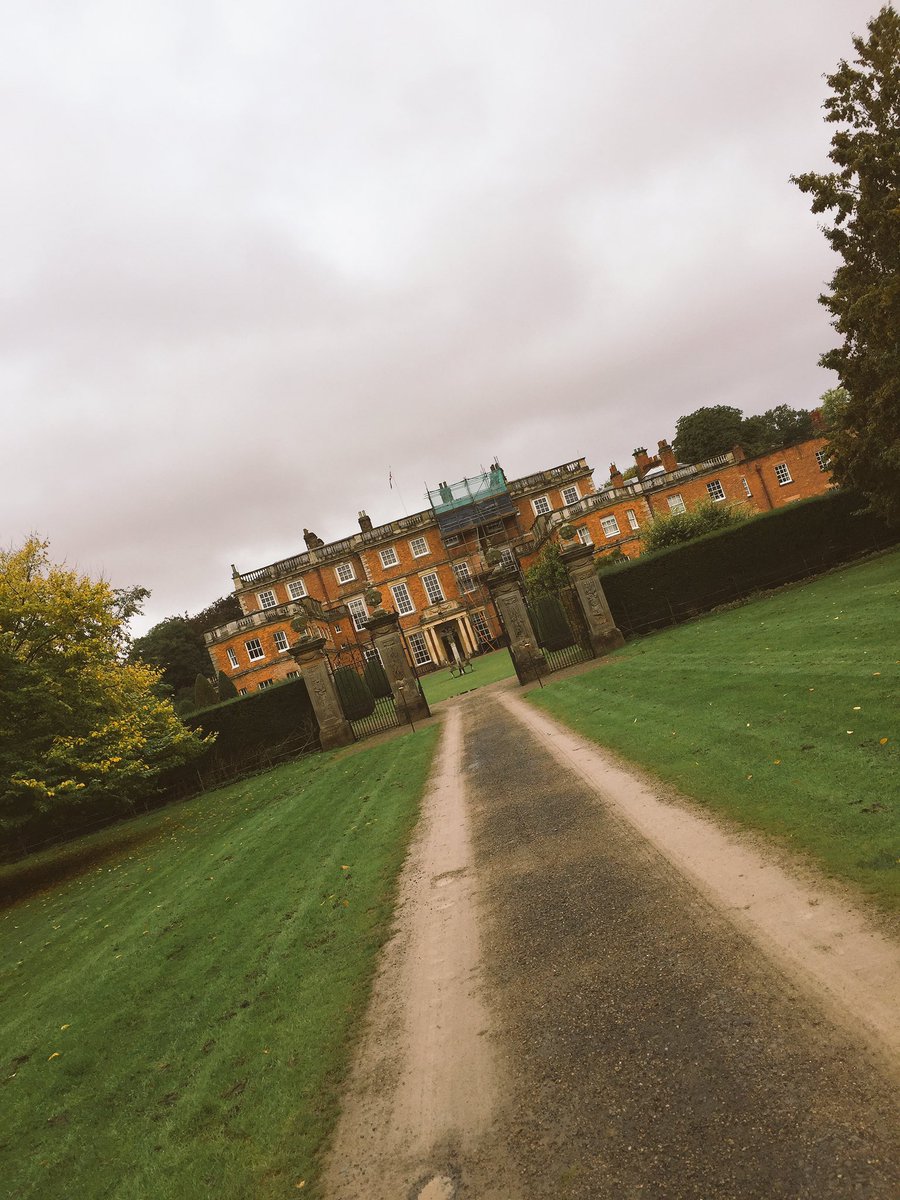 Sauntsevents's tweet photo. Wow! Make sure you come and see us in the orangery at Newby Hall!!!! #NewbyHall #wedding #openday #saunts #NewbyHallGarden #Bride https://t.co/3hhsZBiT1i