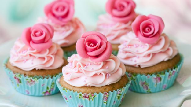 toccatacake's tweet photo. Let's Bake the world a better place. #Cupcakes https://t.co/7e0Jypjvkw https://t.co/iBHjXGK9xJ