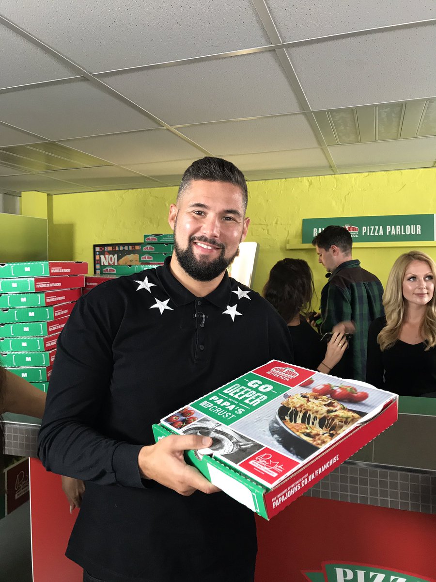 TonyBellew's tweet photo. If you want to order the new @PapaJohnsUK #DeepCrust pizza for half-time use NPJ50OFF15 at the checkout #ad https://t.co/sa6PiLJo95