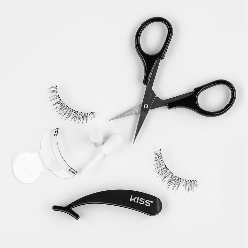 KissProducts's tweet photo. Never wore #falsies before? No problem! This #Lash 101 kit will make you a pro in minutes. #kisslashes #falselashes #lashes101 #motd https://t.co/OQHIhpzTET