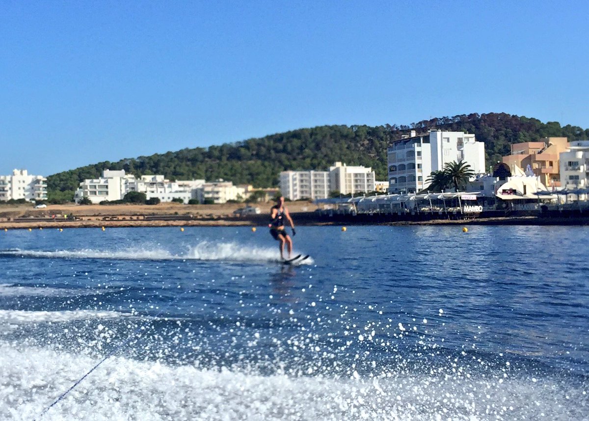 MartinMakepeace's tweet photo. Skiing outside @Mamboibiza this morning, beautiful day! https://t.co/646TN1IjMS