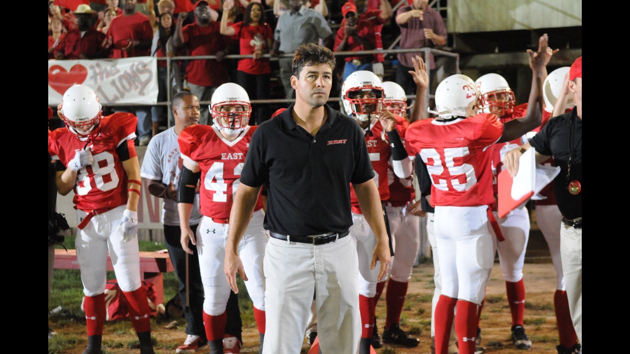 Happy 52nd birthday Coach Eric Taylor from East Dillon and Friday Night Lights, aka Kyle Chandler. 