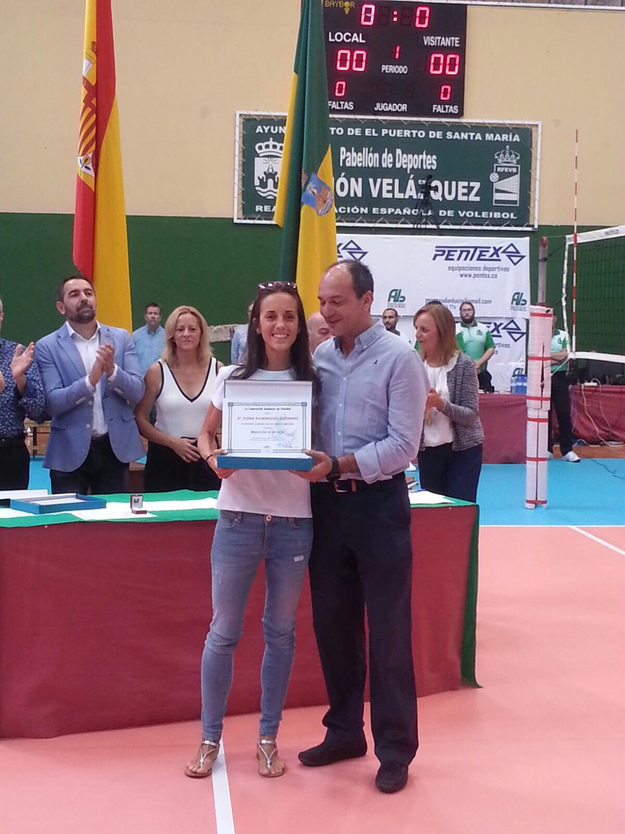 FAVB_'s tweet photo. Elena Domínguez Gutiérrez Mención de Honor de la FAVB https://t.co/7FjqALGrqA