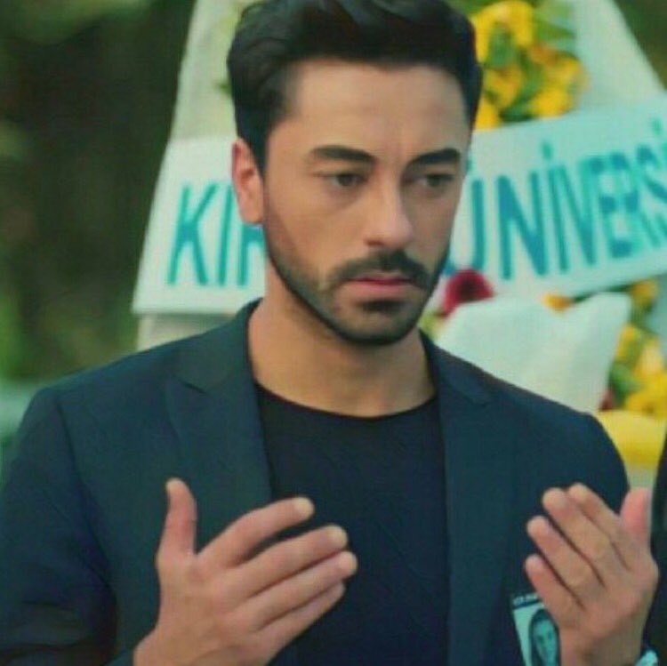 alnileyyy's tweet photo. Böyle bekliyorum #GökhanAlkan https://t.co/YDLHAKEjbZ