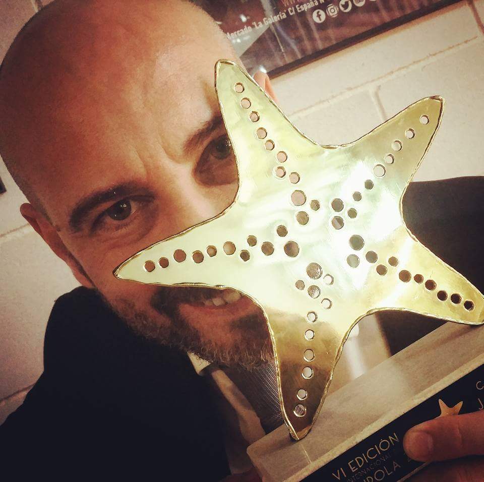 Quiero compartir el premio que recibí ayer "Canopus de Oro" en el <a href="/Fuengirolacine/">FestivaldeFuengirola</a> con todos mis seguidores. Gracias por estar siempre ahi!