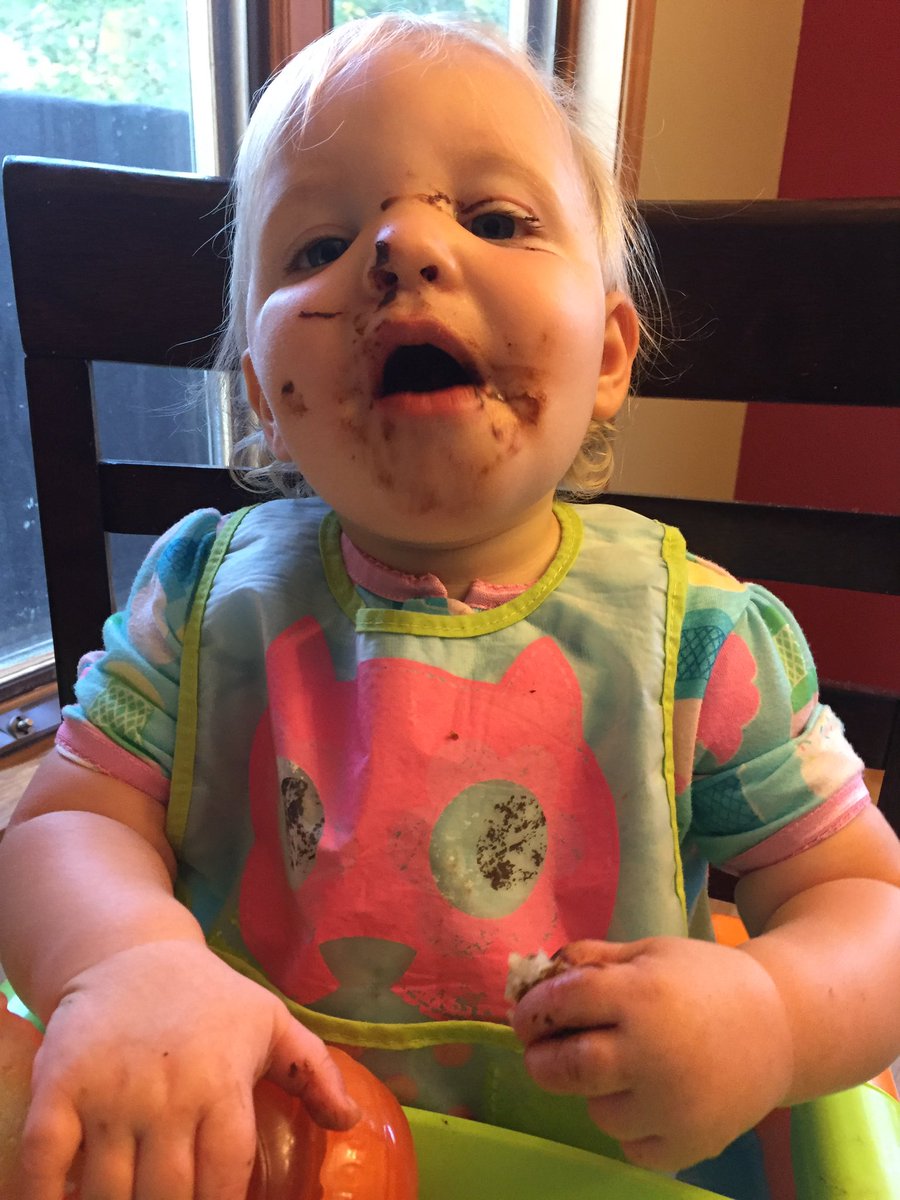 M_KProductions's tweet photo. Sunday morning pancakes😄 #whydidwegiveabathlastnight #yummymummy https://t.co/bNuc3RwCqt