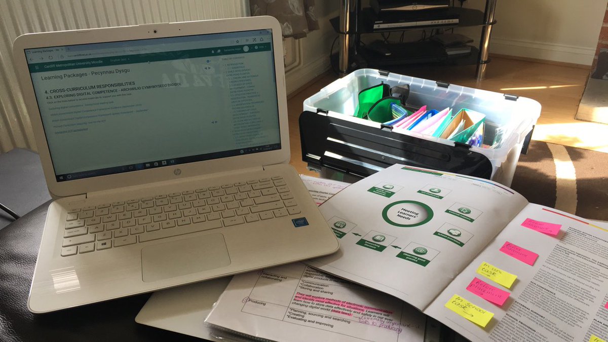 MissRolph's tweet photo. Had a productive morning getting on with some pre-placement LTEB tasks ๐ #pgceprimary #learningthroughenquiry https://t.co/IiNcY363IF