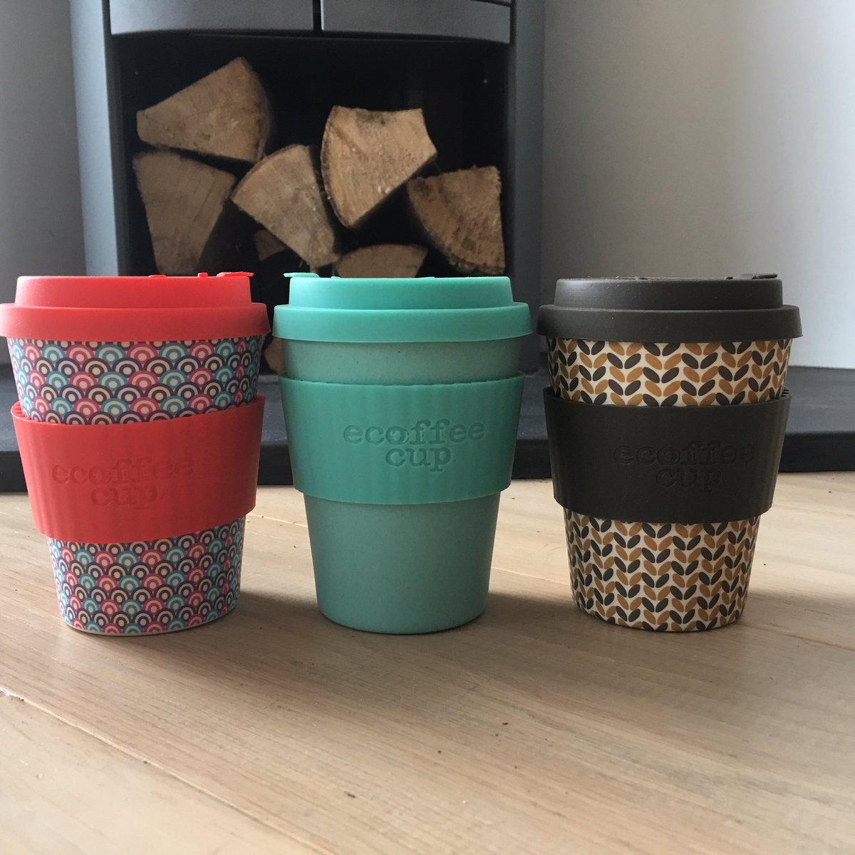 LessPlasticUK's tweet photo. Coffee lovers, have you got a #reusablecup yet? ☕️💚🌍 
#fightwasteland #jointheresistance #reuseforvictory #uselessplastic #lessoceanplastic https://t.co/5qpJXInpRV