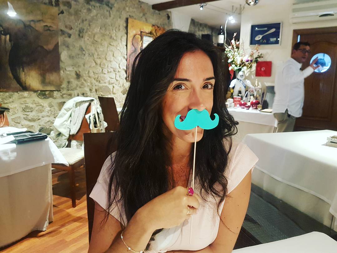 Pasada operación bikini, #OperacionBigote <a href="/toptasting/">toptasting</a> ;)

<a href="/carmenssu/">Carmen SR</a> de <a href="/manducahispania/">Manduca Hispania</a> y Mónica compi en <a href="/Notqdes_tv/">Notqdes sin...</a>.

#TodosconBigote 👈