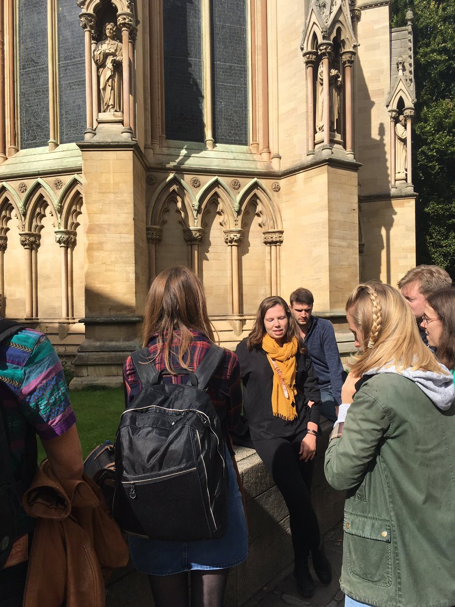 city tour w @AliceKensa from <a href="/AfterThePlague1/">After The Plague</a> telling us about their project &amp; the skeletons from <a href="/stjohnscam/">St John's College, Cambridge</a> <a href="/UCamArchaeology/">Cambridge Archaeology</a> #CASA2017