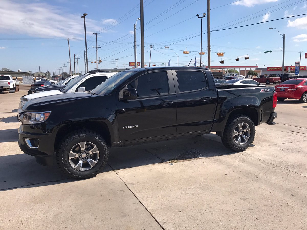 ShayBossMan's tweet image. 2016 Chevrolet Colorado Z71 with 25K miles.  Great truck with aggressive tires. Only 30K. Call me @ 956-313-7382 for details #Edinburg #RGV