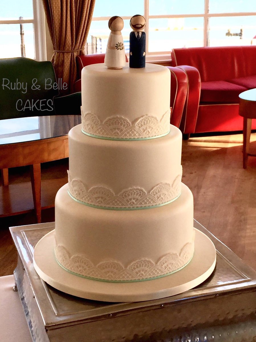 CakesRuby's tweet image. Art deco cake, delivered to Worthing Pier yesterday. #wedding  #weddingcake #cake #bride #artdeco #cakedesign #worthing #brighton #sussex