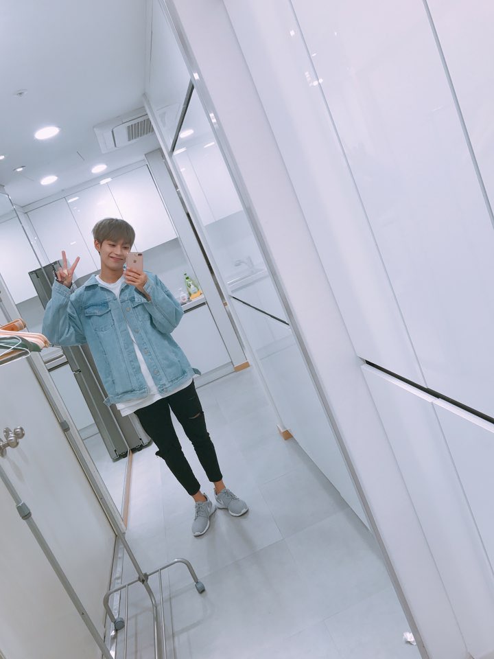 KNKOfficial220's tweet photo. [희준]오늘 너무나 고마웠구 감사했습니당 팅커벨 조심히 올라가구 잘자여😗❤ #크나큰 #희준 https://t.co/7107n8Dufh