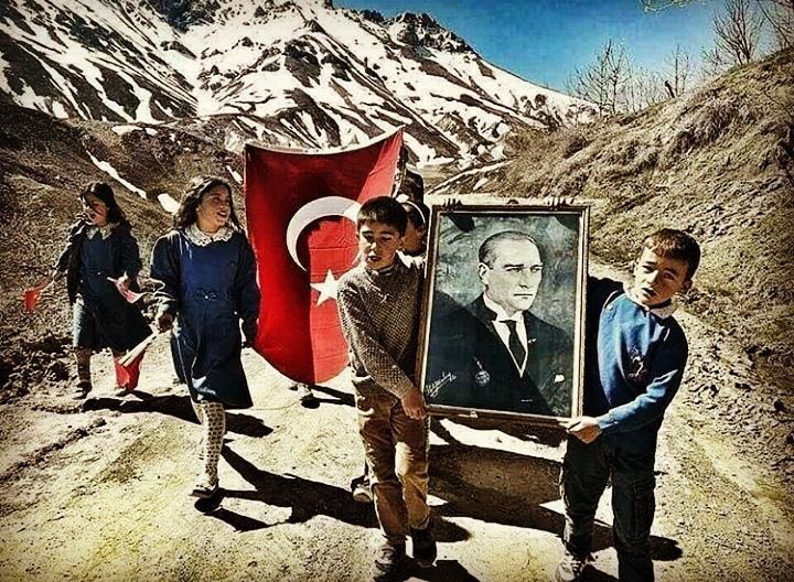 Yeni müfredatı tanımıyoruz.
#LaikEğitimeSahipÇık 
#AtatürksüzMüfredataHAYIR