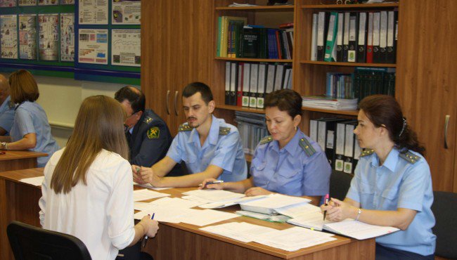 lovegrodno's tweet image. Навабранцы Гродзенскай мытні здалі экзамены і прыступаюць да службы dlvr.it/PnbKvW