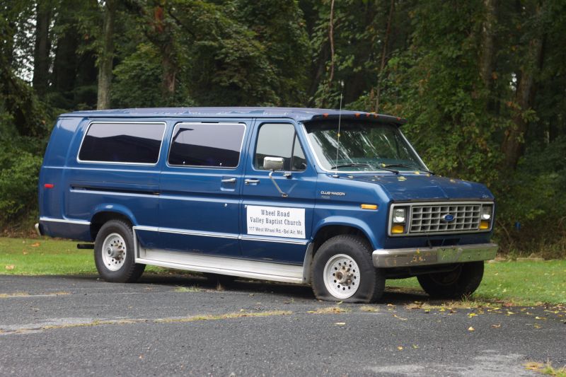Jalopnik Welcome To Church Van Of The Week Check Out This 19 Ford E 350 Club Wagon T Co Tmxrr1ffci